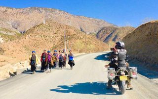 Tibetische-Frauen-bei-der-Tour