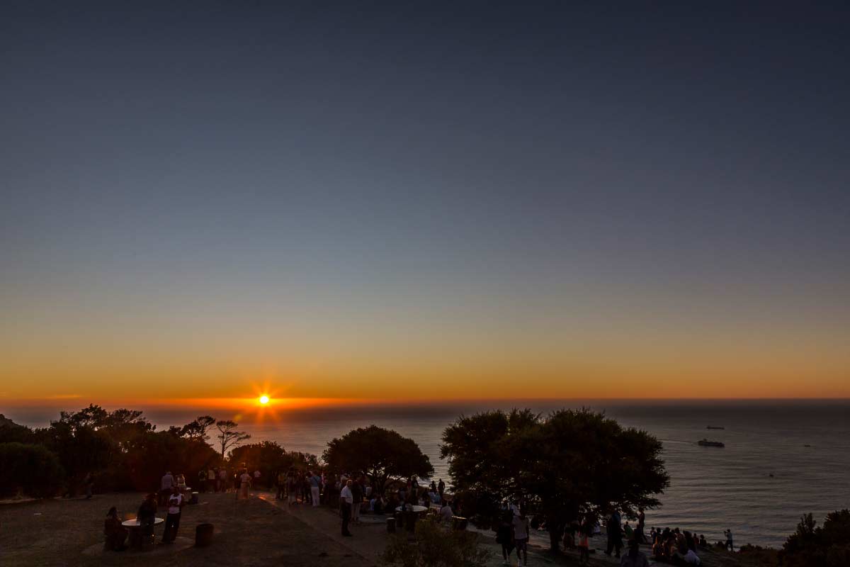 Sonnenuntergang am Meer in Afrika