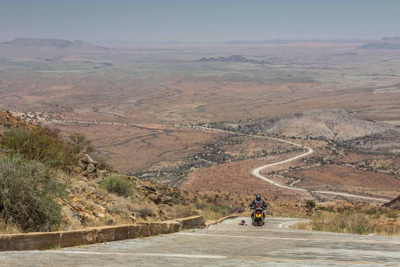 Weite Ausblicke bei der Motorradtour in Afrika