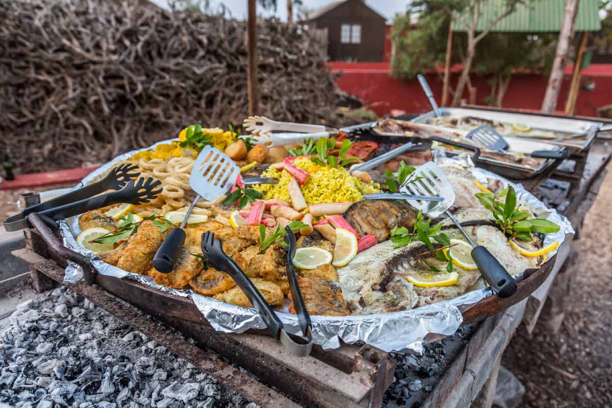Zusammen Grillen in Afrika